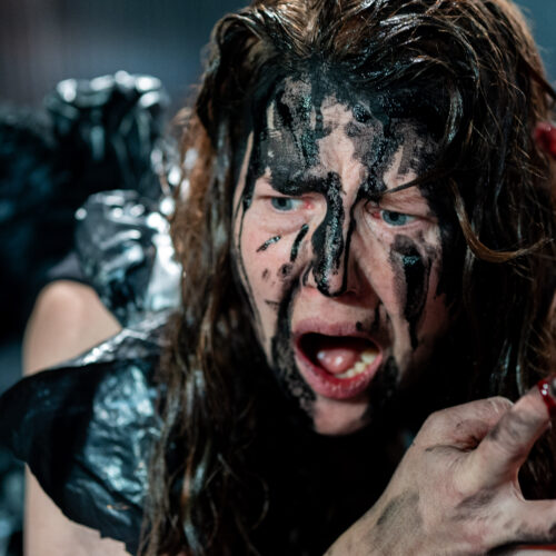 Midnattsbekännelser, Örebro Teater 2025. Foto: Erik Wärlegård.