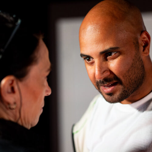 Andrea Edwards och Magdi Saleh i Stum på Örebro Teater 2025. Foto: Erik Wärlegård