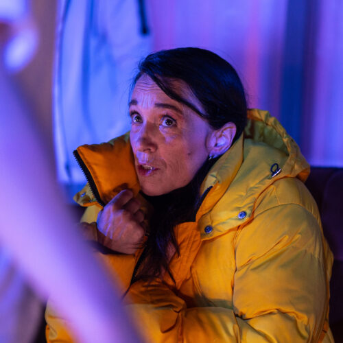 Andrea Edwards i Stum på Örebro Teater 2025. Foto: Erik Wärlegård
