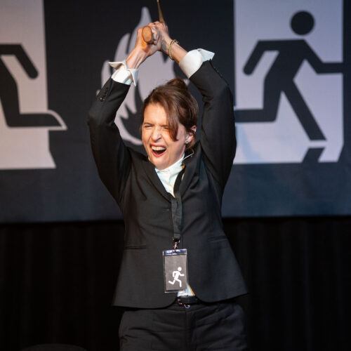 Exit poll – vi har ett resultat. Örebro Teater 2026 Foto: Erik Wärlegård.